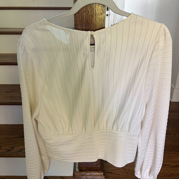 H&M Textured Cream Blouse – Balloon Sleeve – Size Small - Picture 2 of 5